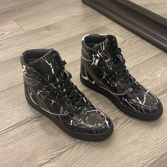 Balenciaga Monochrome Marble Effect Leather High Top Sneakers - Picture 6 of 9